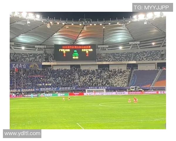 墨尔本胜利与上海东亚的激烈对决展现足球魅力与团队精神