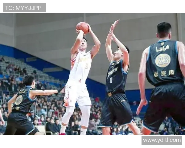 2014年上海男篮与浙江队激战回顾经典对决再现篮球魅力与激情