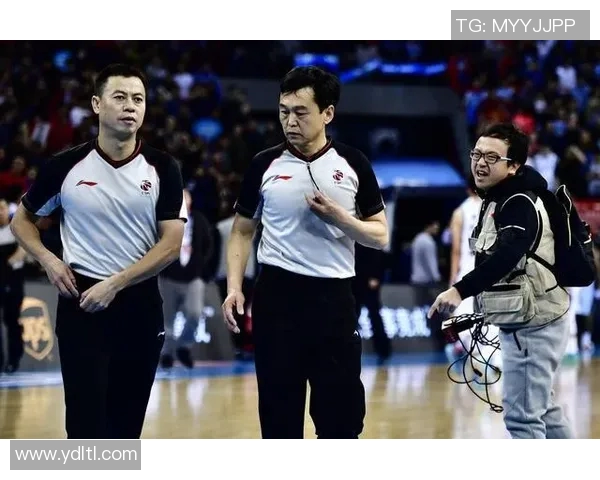 CBA福建对青岛比赛裁判报告分析与争议判罚回顾