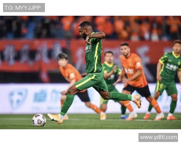 广西威壮迎战武汉当代全力争胜展现足球魅力与激情对决