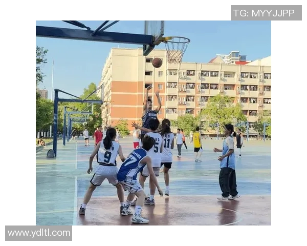 方硕的篮球之路:从青涩少年到职业赛场的拼搏与成长 方硕的篮球之路:从青涩少年到职业赛场的拼搏与成长