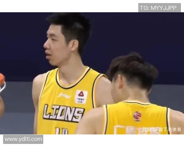 朱俊龙：从青涩少年到篮球场上的璀璨明星之路探索与成长的故事