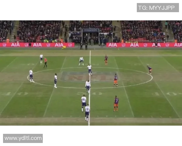 欧冠决赛场地引发热议温布利草坪质量遭球员一致吐槽