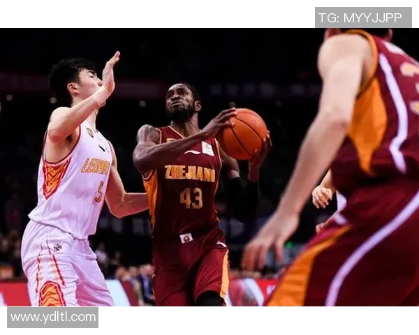 浙江稠州银行与深圳队激战正酣争夺篮球赛季荣耀与胜利