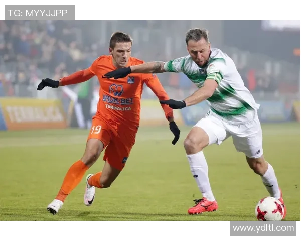 瓦尔贝里与天狼星的激烈对决揭示足球战术与团队精神的完美结合 瓦尔贝里与天狼星的激烈对决揭示足球战术与团队精神的完美结合