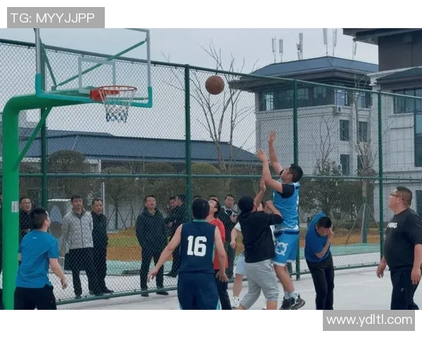 耐力与激情并存杭州篮球队在赛场上的坚持与突破