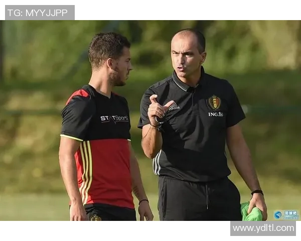 马丁内斯：从足球场上的传奇到生活中的启示与奋斗故事