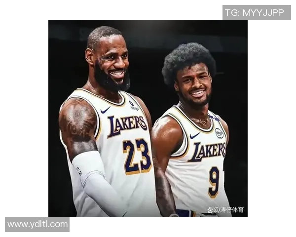 篮球明星BURKE的成长之路与辉煌成就揭示了运动员背后的坚持与梦想