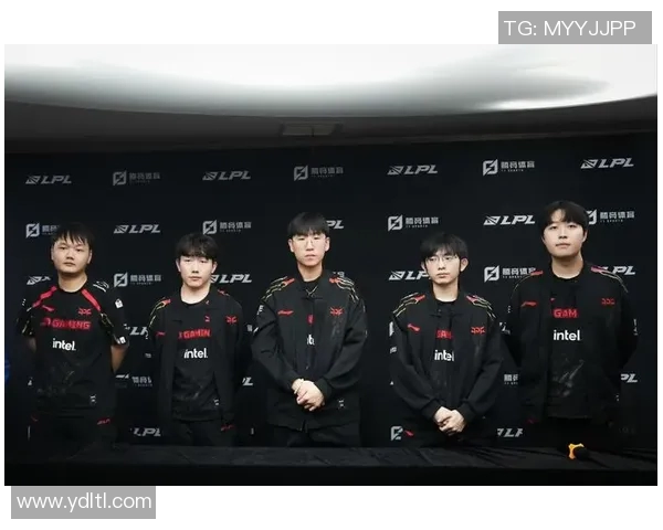 CSGO战术深度解析：揭秘JDG战队的战略布局与执行技巧